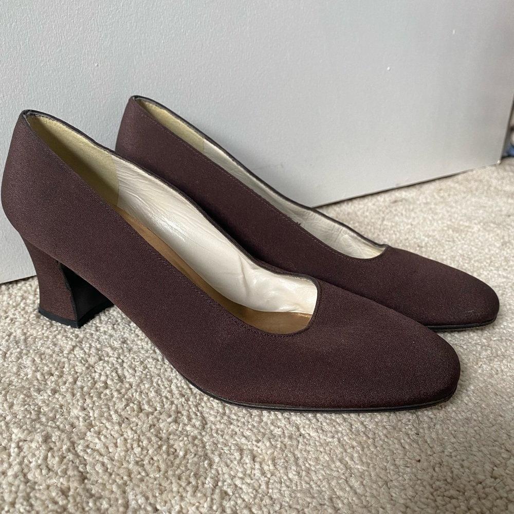 Stuart Weitzman vintage brown heels size 6.5